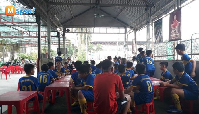 sân bóng đại học y